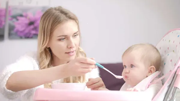Cadeirão de Alimentação: Praticidade e Conforto para o Seu Lar